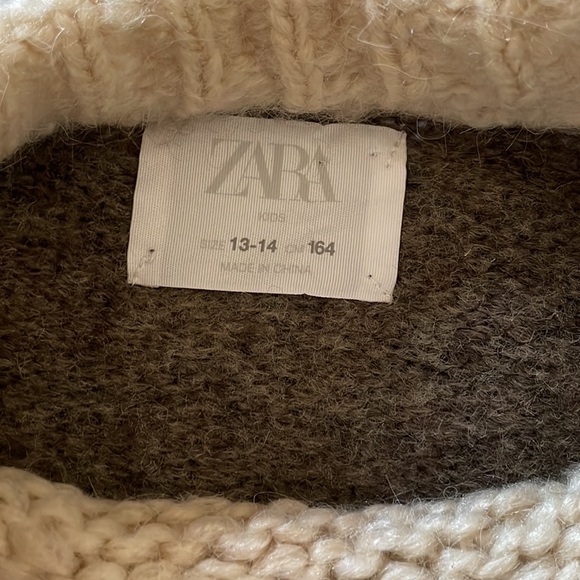 Puffy sleeve sweater - Picture 2 of 2